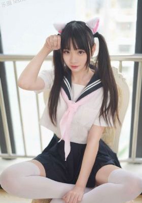 裙子里的是怪兽